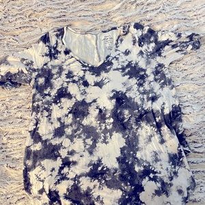 Torrid size one black/white tie dye tunic